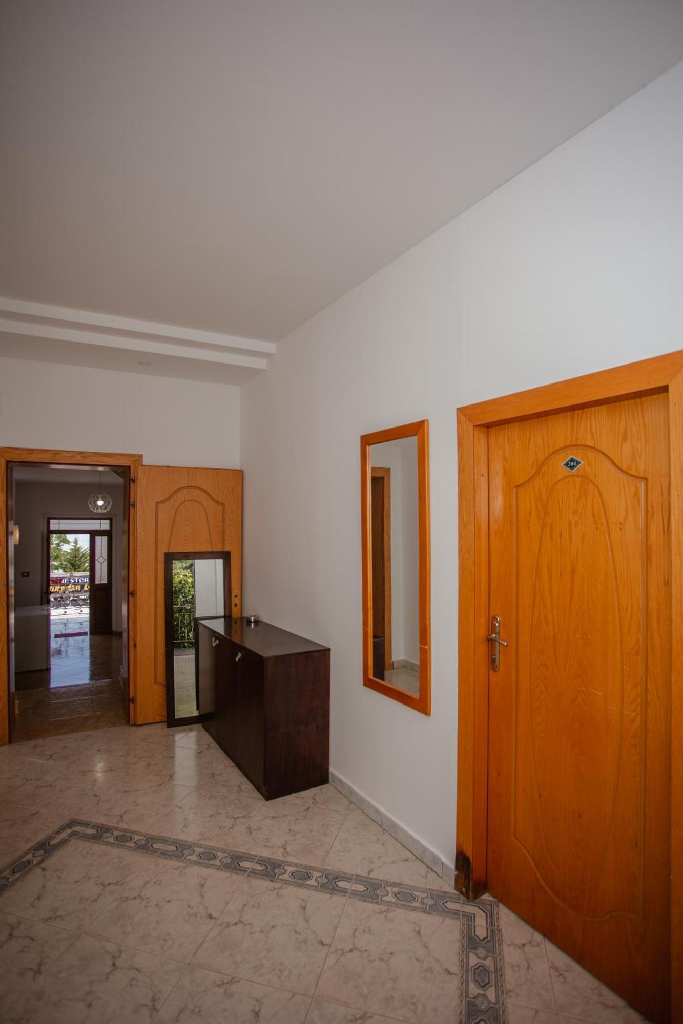 Hotel Shkodra Lake Široka Εξωτερικό φωτογραφία